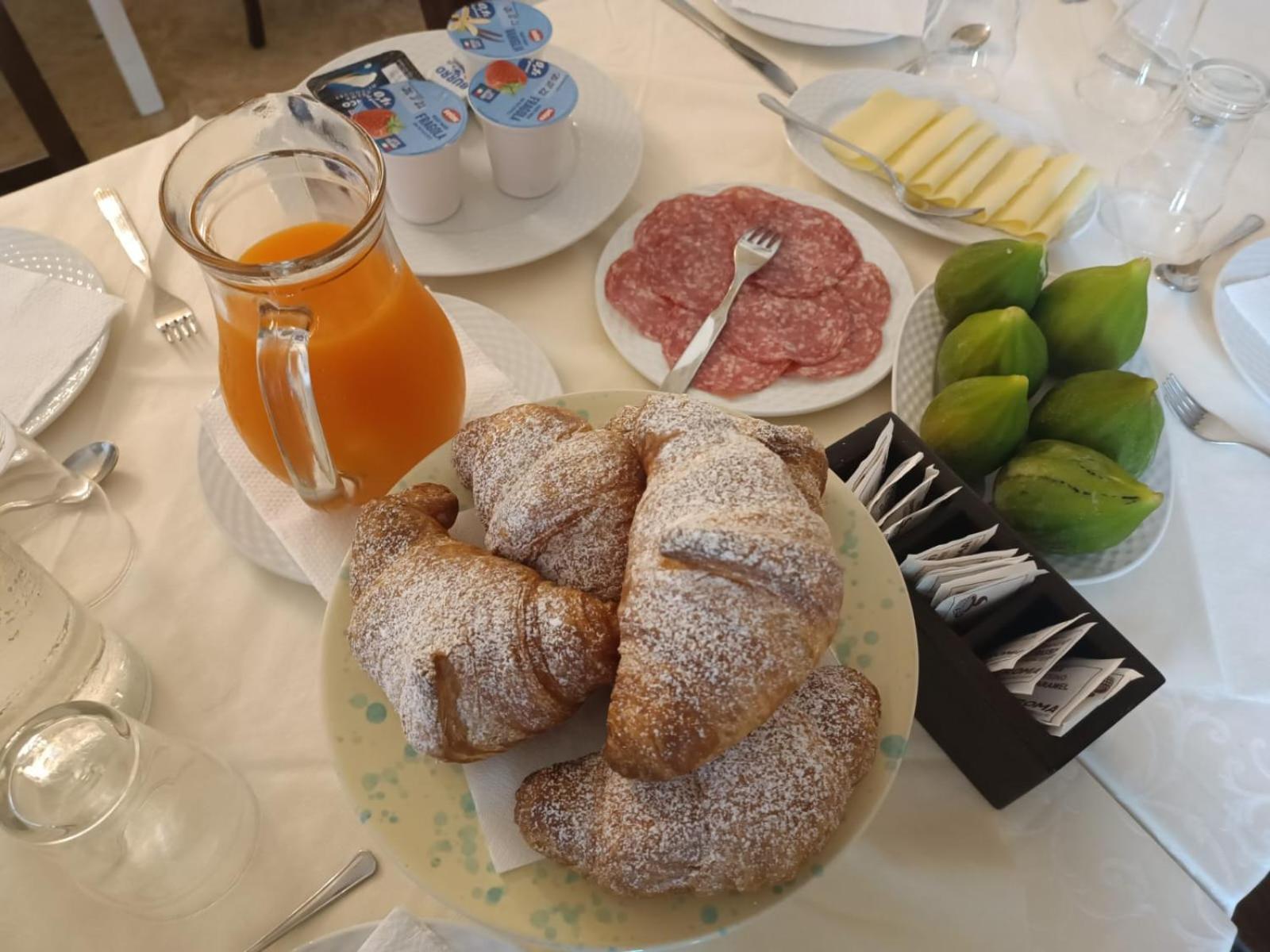 Dal Canonico Mola di Bari Esterno foto